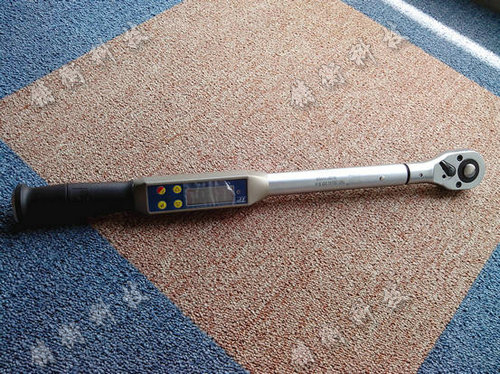 ���@Ť������