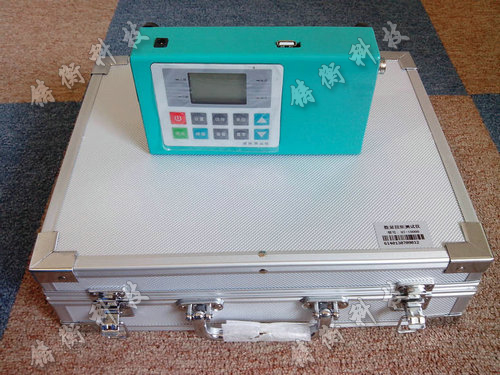 ����Ť���z�y�x